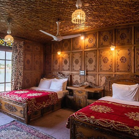 المنزل العائم ماسكوت Srīnagar المظهر الخارجي الصورة
