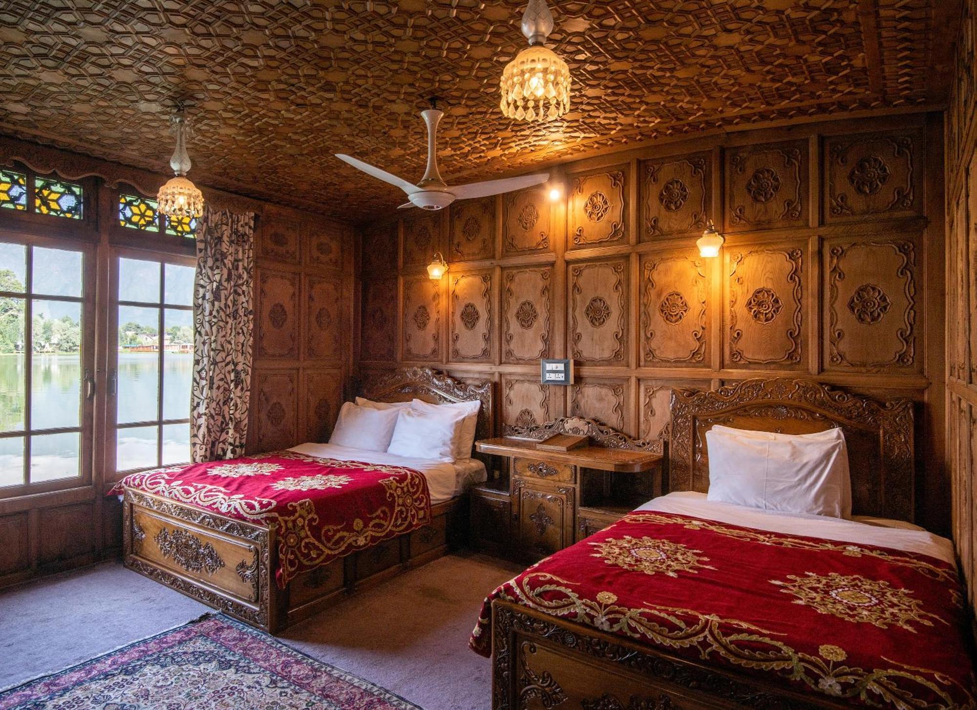 المنزل العائم ماسكوت Srīnagar المظهر الخارجي الصورة